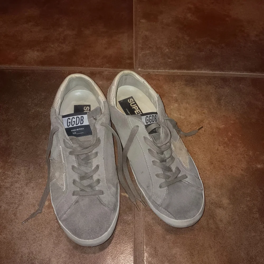 Golden Goose Tan Suede Sneakers with Cream Star - Picture 4 of 5